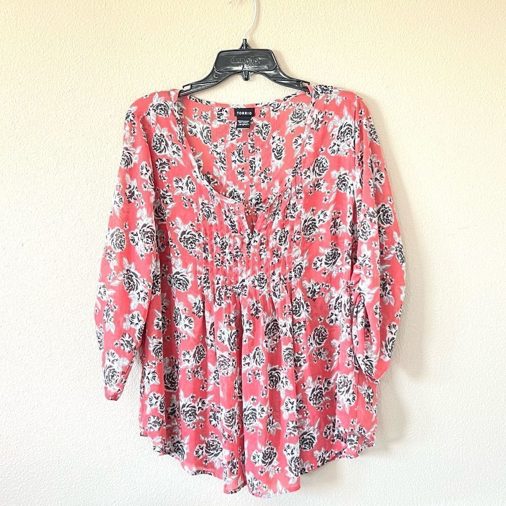 Torrid Floral Print Chiffon Pintuck Top - Picture 4 of 9